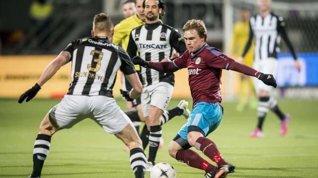 们在场上努 们在场上努