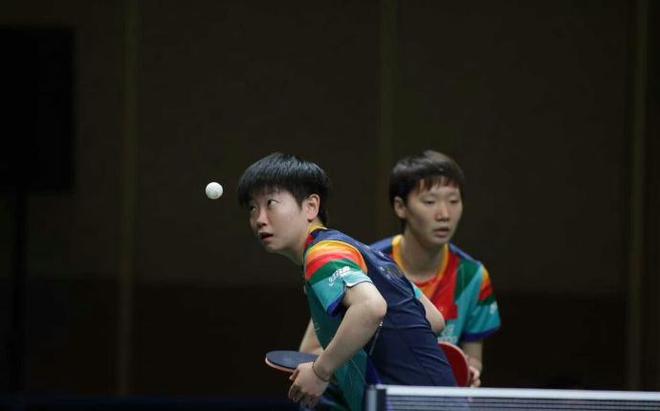 表现得更为 表现得更为